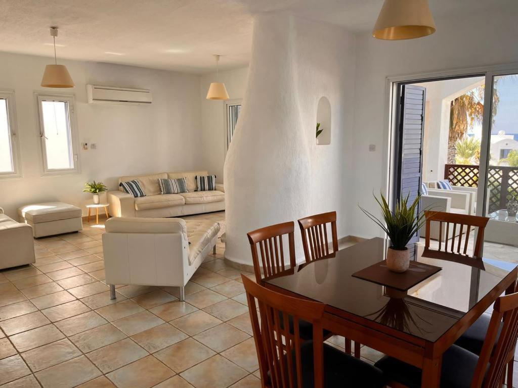 Sky Villa Paphos Extérieur photo