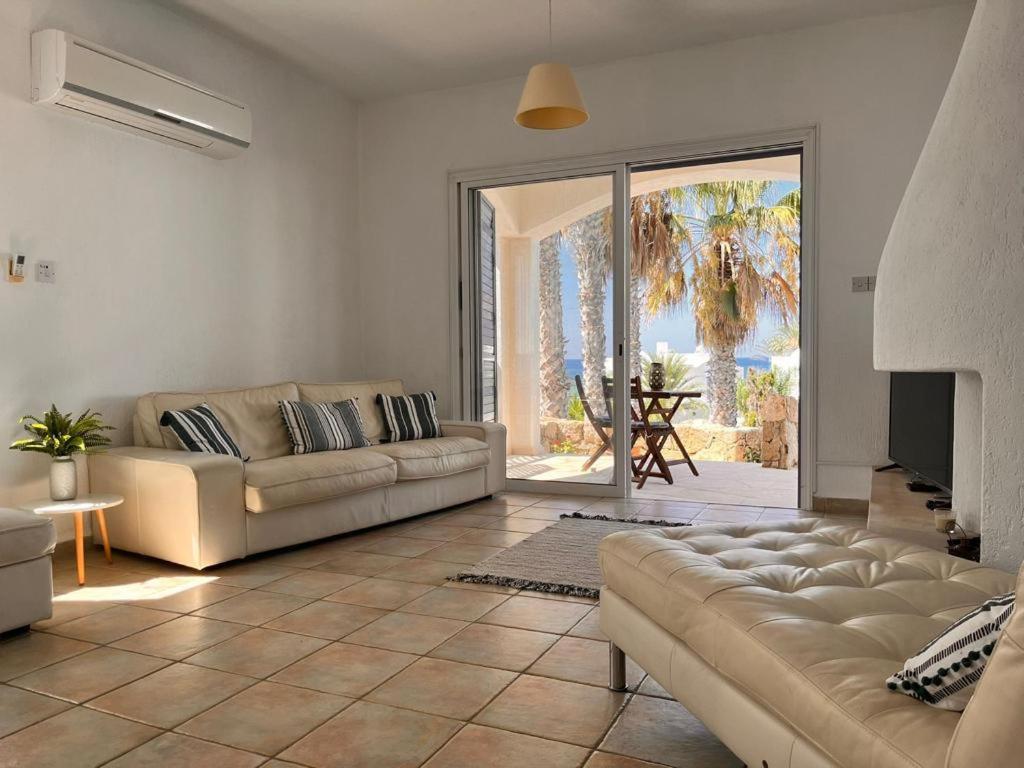 Sky Villa Paphos Extérieur photo
